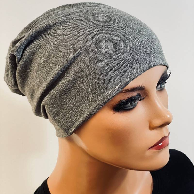 Basic-Beanie/Mütze Grau Meliert Bequem Chemotherapie Chemo Chemokopftuch Mütze Cabriomütze von KopfundKragen