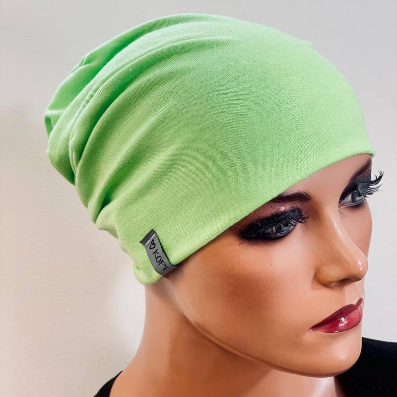 Basic-Beanie/Mütze Ideal Zum Kombinieren Hellgrün Uni Bequem Chemotherapie Krebs Chemokopftuch Mütze Cabriomütze Chemomütze von KopfundKragen