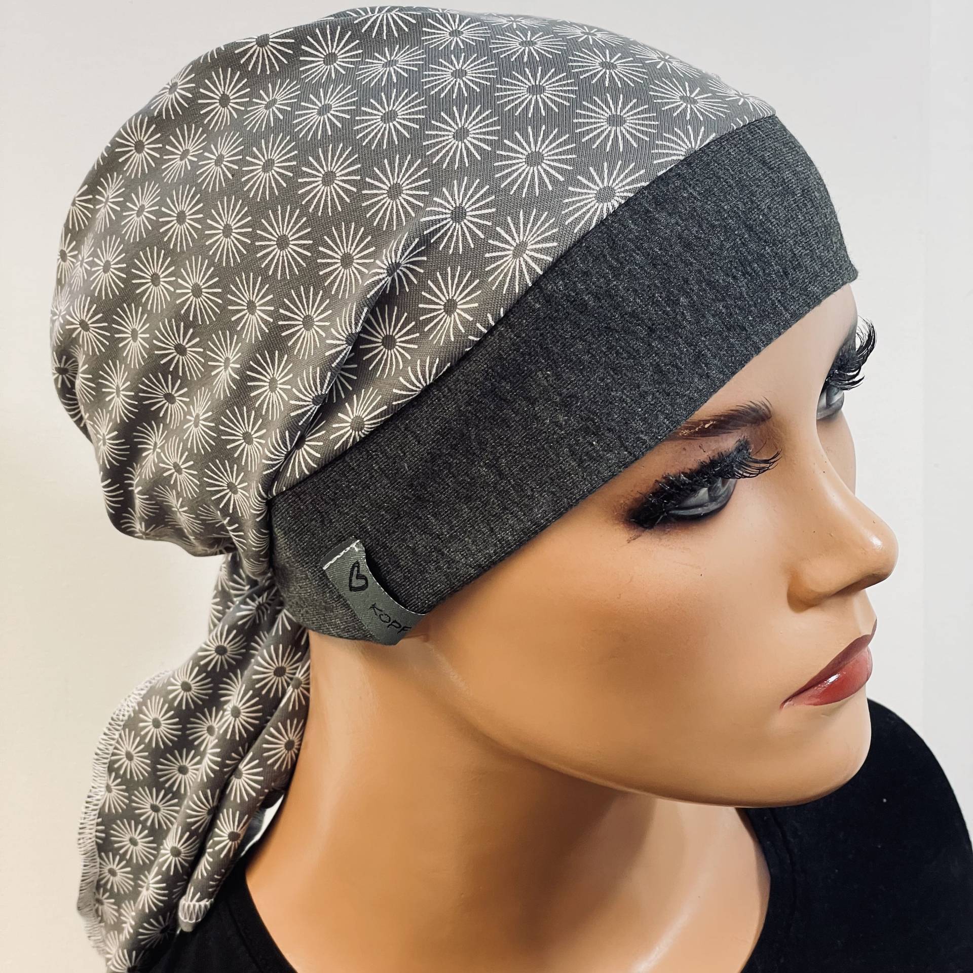 Kopftuch-Mütze Grau Weiß Bequem Und Praktisch Chemomütze Chemotuch, Chemokopfbedeckung, Mütze Beanie Kopfdeckung Bei Krebs von KopfundKragen