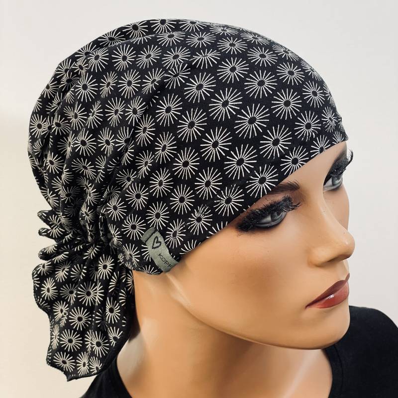 Mütze Bandana Ohne Binden Schwarz Weiß Ideale Kopfbedeckung B. Chemotherapie Turban Krebs Cancer Chemomützen Chemokopfbedeckung von KopfundKragen