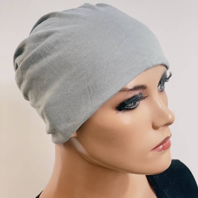 Nachtmütze Chemo Schlaf Mütze Grau Chemomütze Chemokopfbedeckung Soft Cap von KopfundKragen