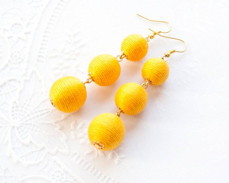 Amber Yellow Bon Ohrringe Ball Drop Lange Les Bonbons Pom Fransenohrringe Bonbon von KorallaUA