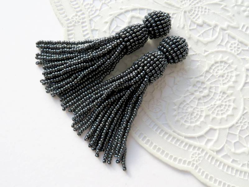 Hämatit Schwarzen Quastenohrringe Lang Perlen Rocailles-Perlen-Ohrringe Oscar De La Renta Ohrringe Baumeln Quaste Fransenohrringe von KorallaUA