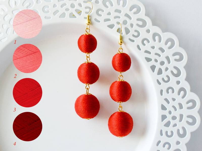 Rot Bon Ohrringe Pom Les Bonbons Ball Tropfen Lange Fransen Leicht Rot Ombre Drei Kugeln von KorallaUA