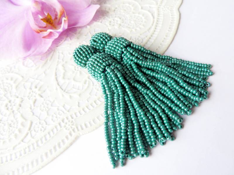 Smaragd Grün Quaste Ohrringe Lange Perlen Clip Seed Oscar De La Renta Baumseide Fransen von KorallaUA