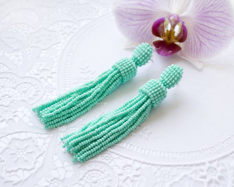 Türkis Matte Quaste Samen Perlen Ohrringe Oscar De La Renta Stil Ohrstecker Tropfen Fransen Statement Trending von KorallaUA