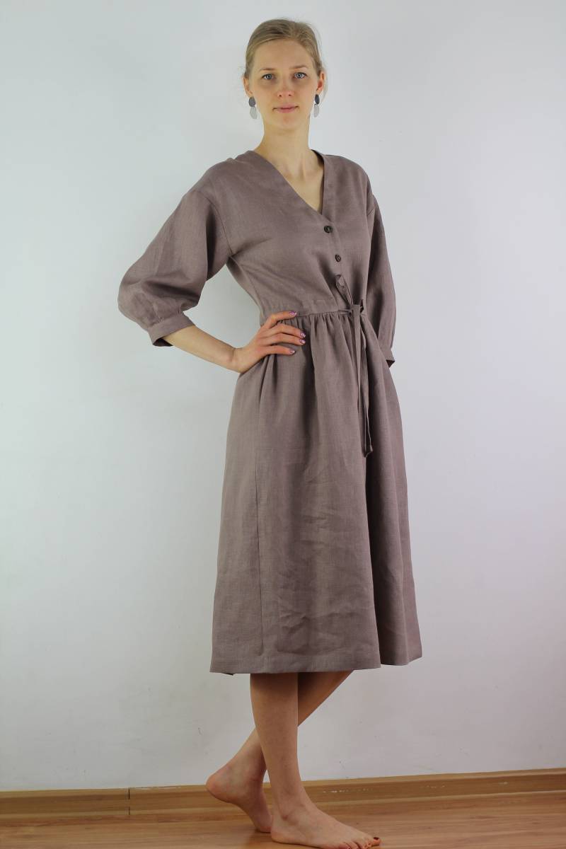 Auf Bestellung Reines Leinenkleid Für Frauen Mit 3/4 Ärmeln/ Lässiges Kleid/ Leinen Sommerkleid/ Knopf Vorne von Korkoshi