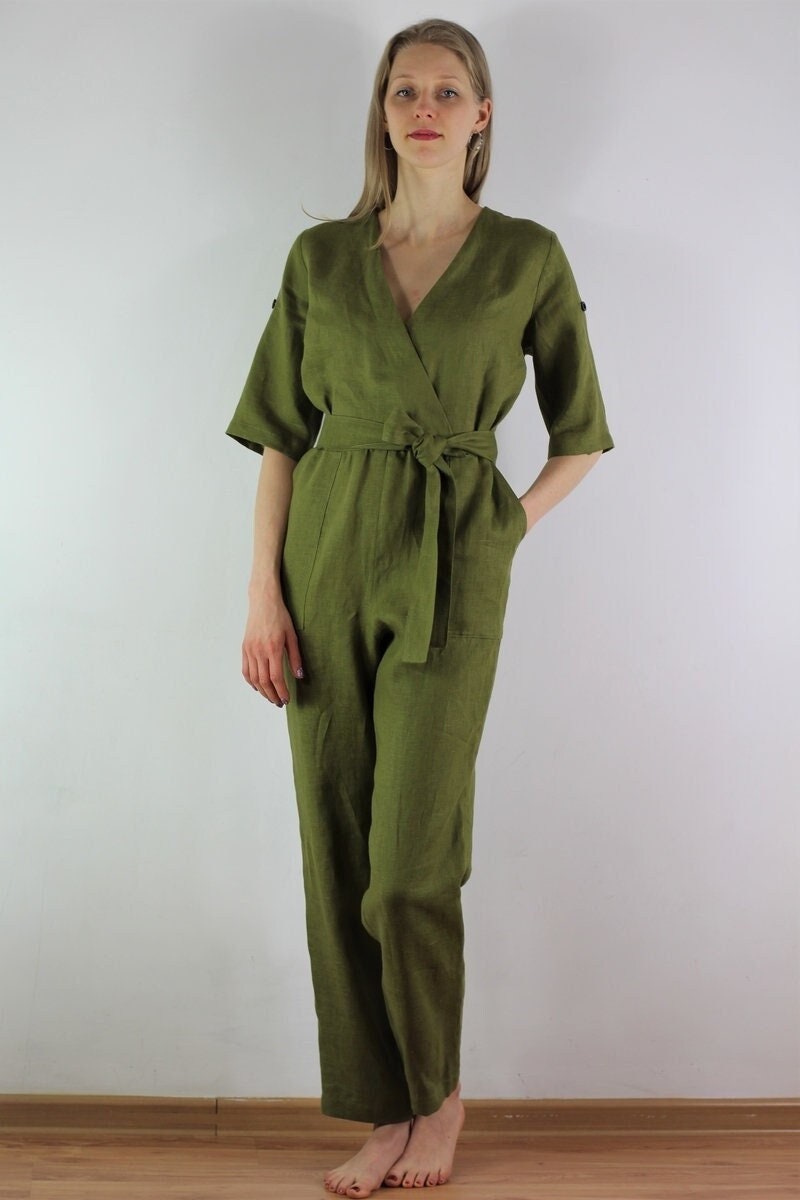 Wickel-Leinen-Jumpsuit/Olivfarben Lässiger Jumpsuit Für Frauen Damen Jupsuit Wickel-Leinen-Jumpsuit/Olivfarben Lässiger Jumpsuit Für Frauen Damen Jupsuit von Korkoshi