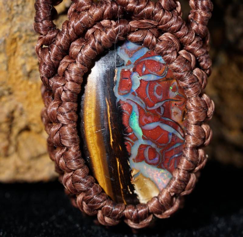 Handgefertigte Makramee-Opalkette - Natürlicher Edelstein-Schmuck Für Boho-Liebhaber von KoroitOpalCompany