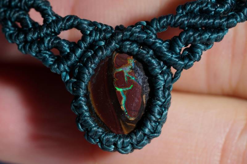Handgefertigte Unikat Opal Makrame Kette Mit Poliertem Boulder Opal Handgefertigte Unikat Opal Makrame Kette Mit Poliertem Boulder Opal von KoroitOpalCompany