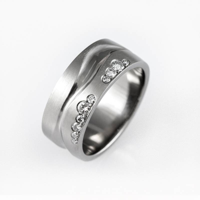 Breiter Diamant Ehering, Einzigartiger Wellenring, Moderner Matte Veredelung, Unisex Wolke von KorusDesign