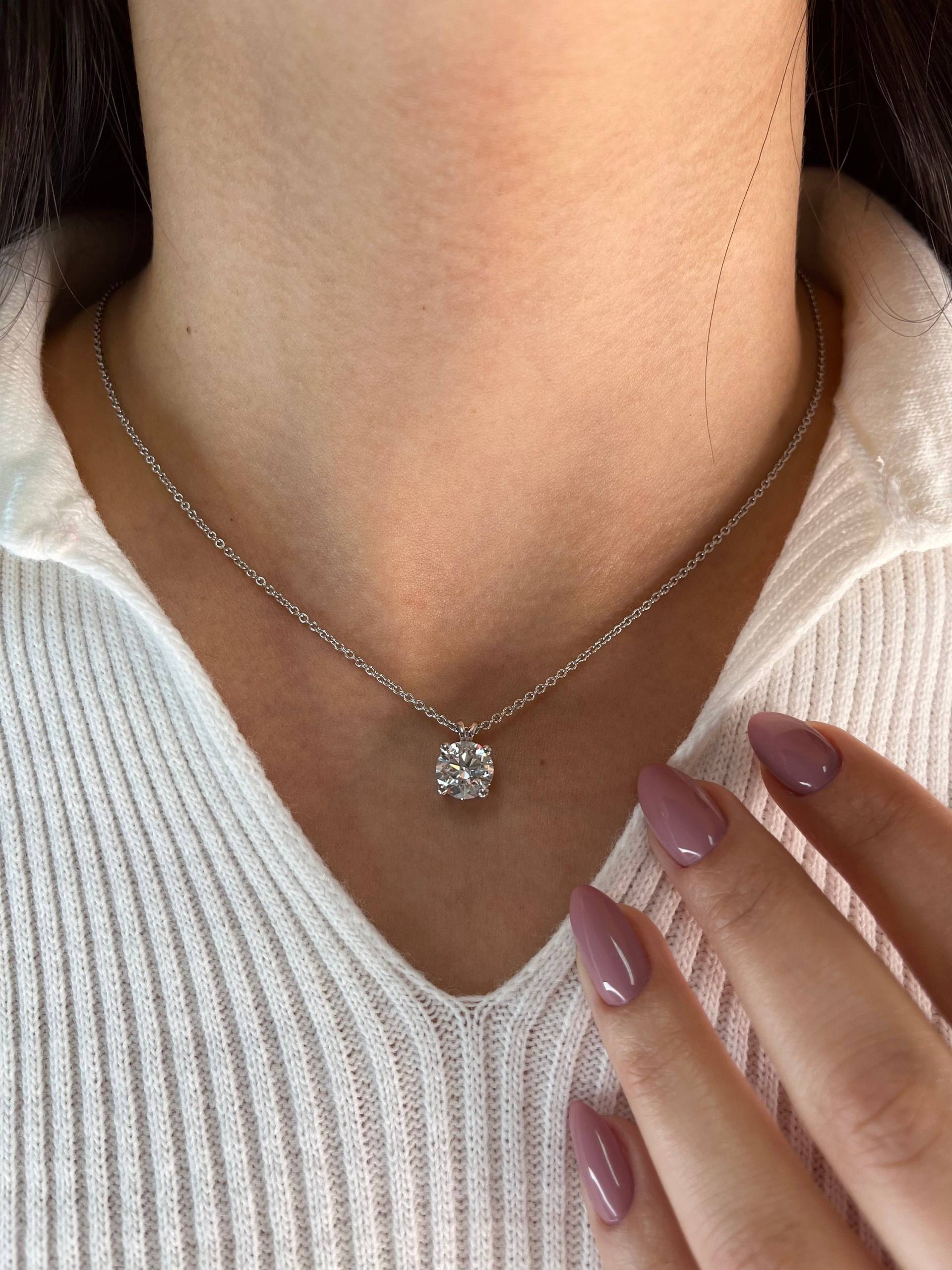 2.5 Karat Igi-Zertifizierte E-Farbe Vvs2 Klarheit Brilliant Ausgezeichneter Schnitt Lab-Diamant Solitär-Anhänger Mit 18-Zoll-Kette. 14K Weißgold 2.5 Karat Igi-Zertifizierte E-Farbe Vvs2 Klarheit Brilliant Ausgezeichneter Schnitt Lab-Diamant Solitär-Anhänger Mit 18-Zoll-Kette. 14K Weißgold von KosherDiamond