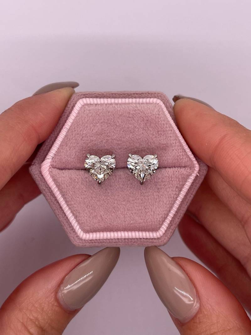 2 Karat Gesamtgewicht Igi Certified D Farbe Vvs2 Klarheit Herzform Lab Grown Diamant Ohrstecker, 14K Weißgold Pushback Beiträge von KosherDiamond