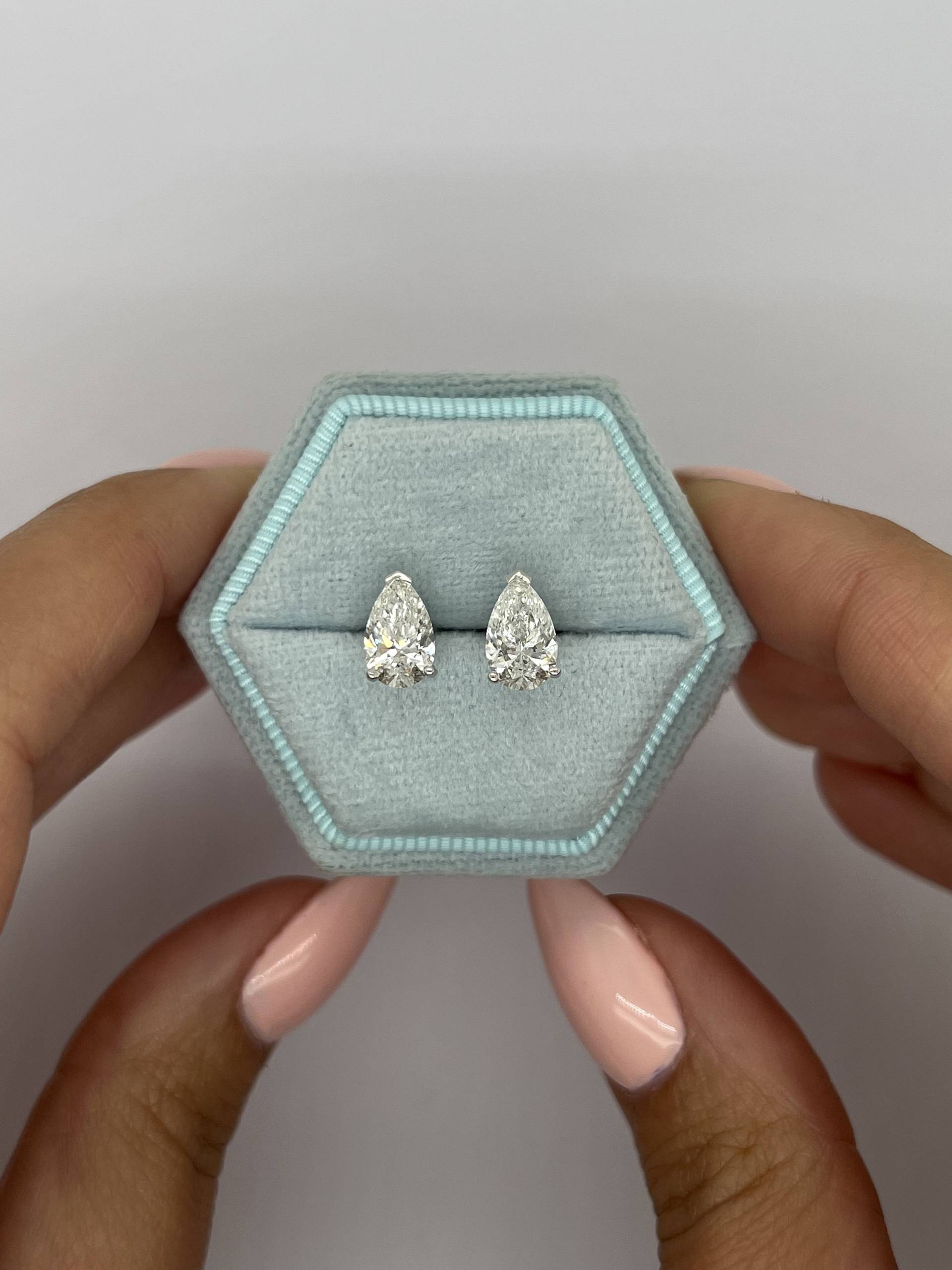 2 Karat Insgesamt Igi Certified E/Vvs2 Pear Cut Lab Gewachsen Diamant Ohrstecker, 14K Weißgold Pushback Beiträge, Perfekte Ergänzung, Geschenk 2 Karat Insgesamt Igi Certified E/Vvs2 Pear Cut Lab Gewachsen Diamant Ohrstecker, 14K Weißgold Pushback Beiträge, Perfekte Ergänzung, Geschenk von KosherDiamond