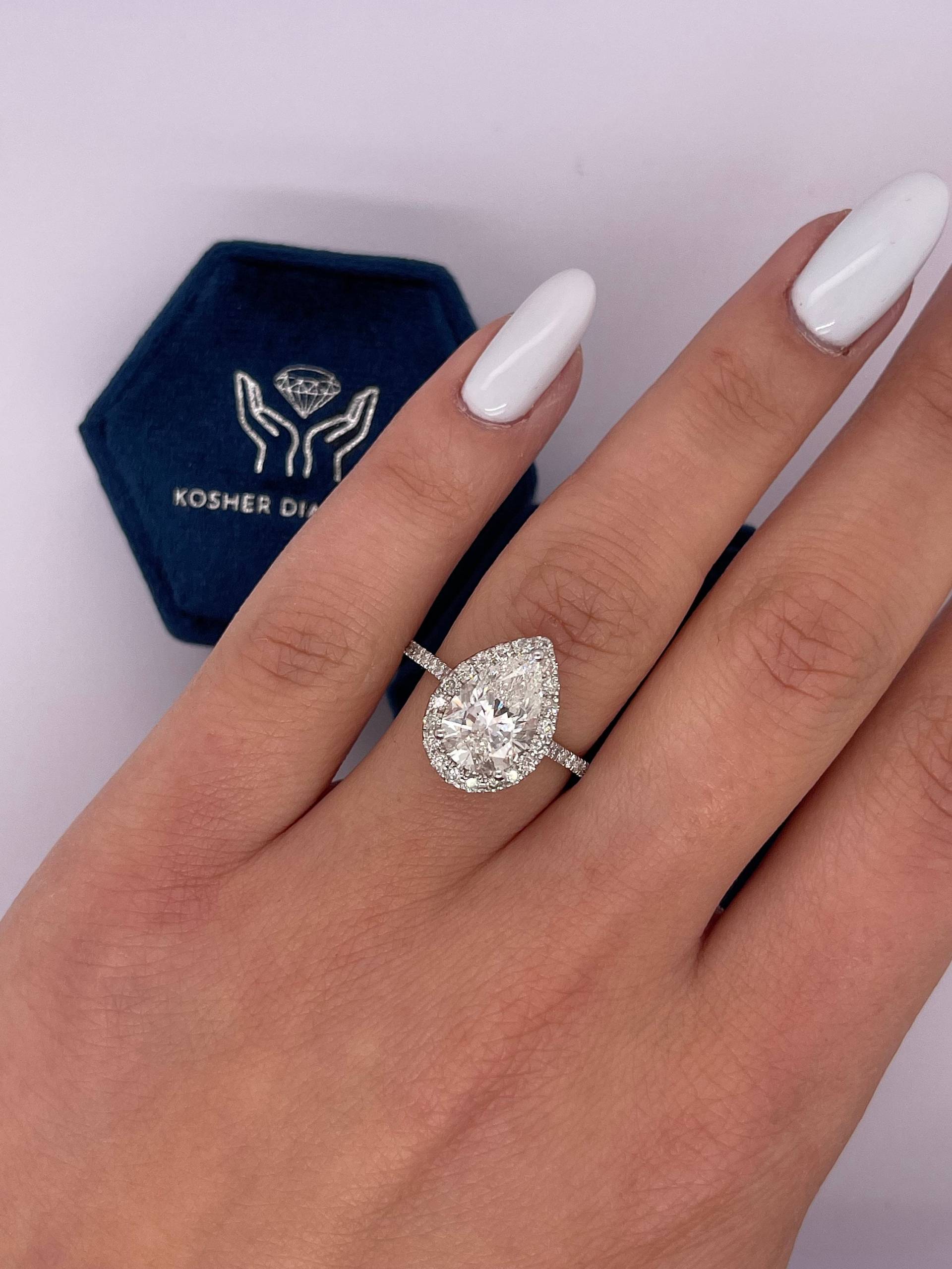 2.5 Karat E Farbe Vvs2 Klarheit Igi-Zertifizierte Pear Form Lab Grown Halo Diamant Verlobungsring 14K Weißgold 2.5 Karat E Farbe Vvs2 Klarheit Igi-Zertifizierte Pear Form Lab Grown Halo Diamant Verlobungsring 14K Weißgold von KosherDiamond
