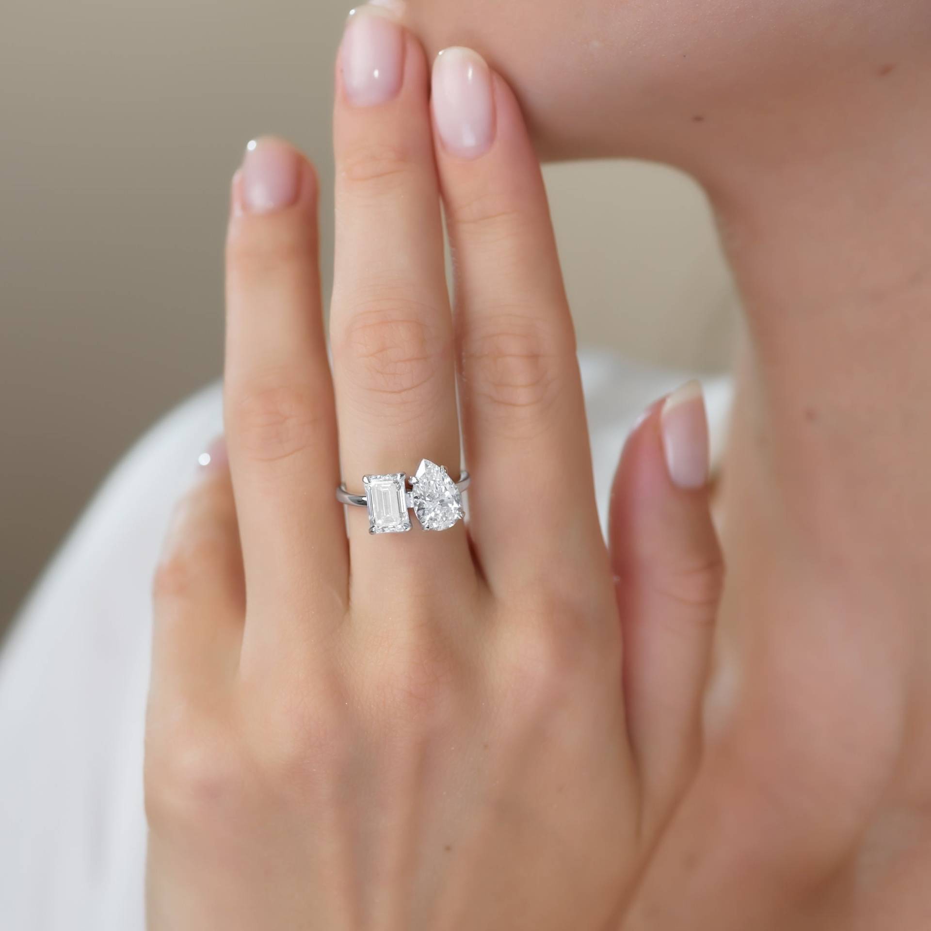 4 Karat Igi Certified Birne + Smaragdschliff Zwei Stein Lab Diamant Solitär Verlobungsring, 18K Weißgold, Toi Et Moi Ring, You & Me Ring 4 Karat Igi Certified Birne + Smaragdschliff Zwei Stein Lab Diamant Solitär Verlobungsring, 18K Weißgold, Toi Et Moi Ring, You & Me Ring von KosherDiamond