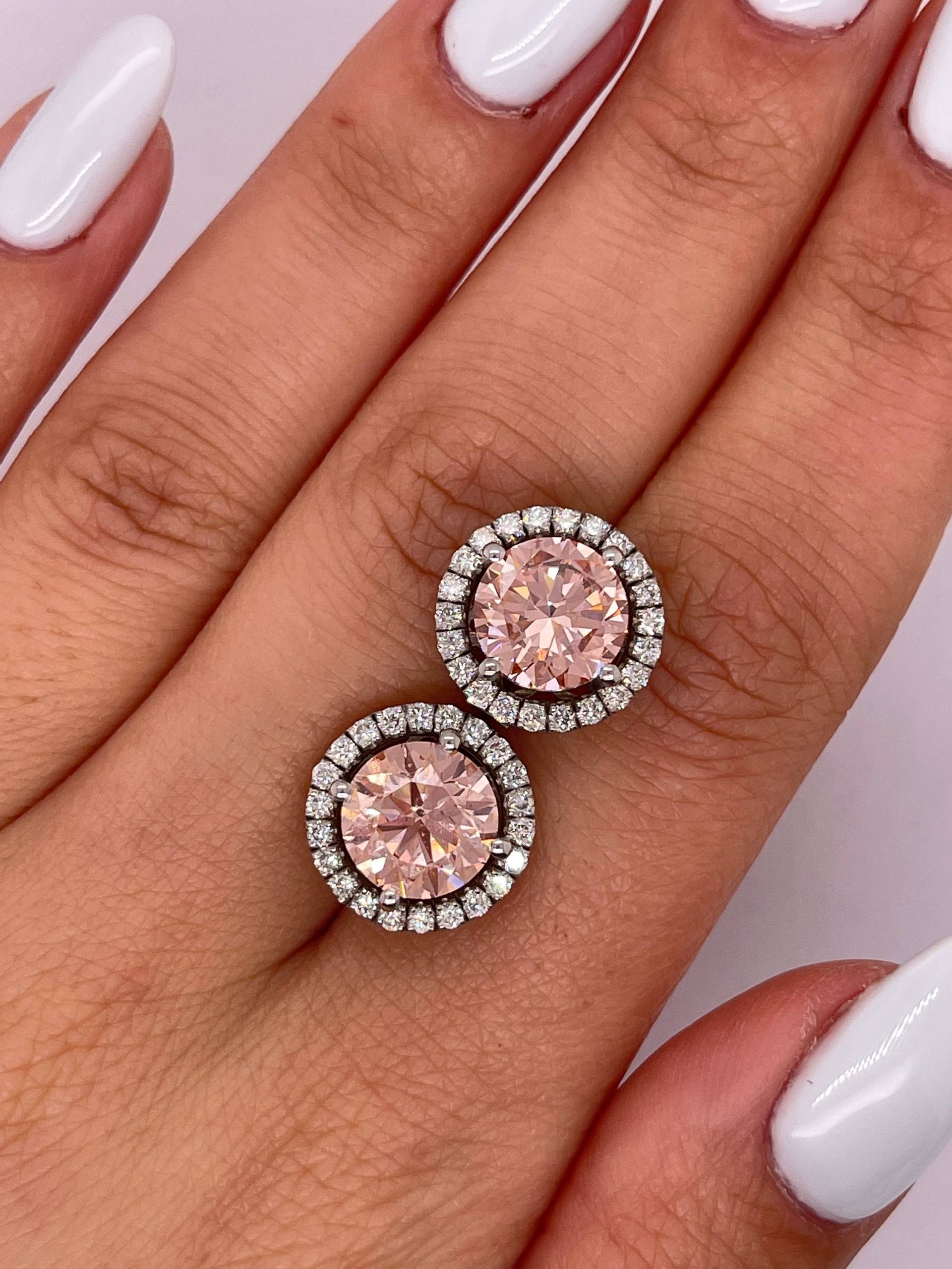 Igi Zertifizierte 6, 50 Karat Fancy Intense Pink Farbe Vs1 Klarheit Runde Cut Lab Diamant Ohrstecker, Halo Set 14K Weißgold Pushback Posts von KosherDiamond