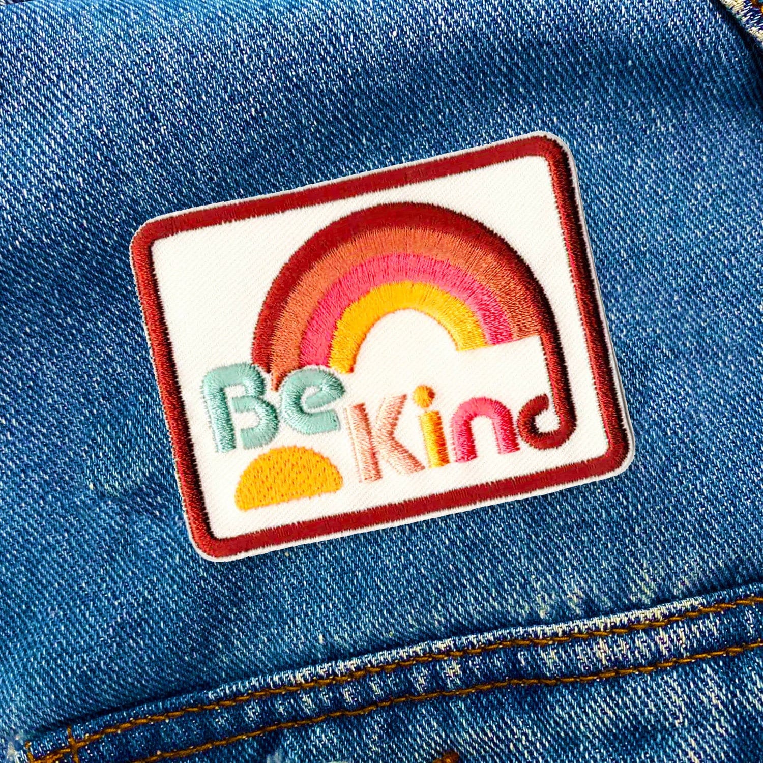 Be Kind Aufnäher | Mit Regenbogen Bestickt Bügelbild Applikation Trendige, Seltsame, Lustige Aufnäher, Die Wir Gerne Tragen Kostenloser Versand von KosmicSoul