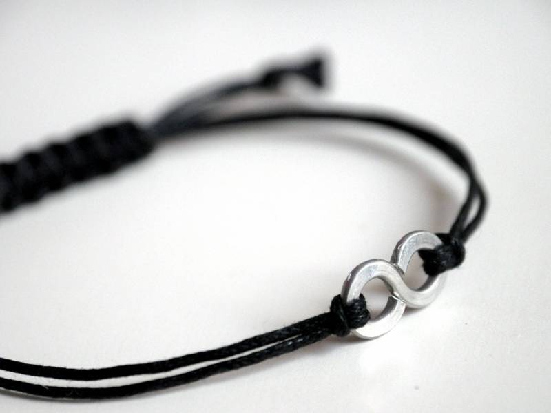 For Him Infinity Bracelet With Square Knot - Aluminium Wire & Black Waxed Cotton Men Unisex Bracelet Vegan Friendly von Kosmika
