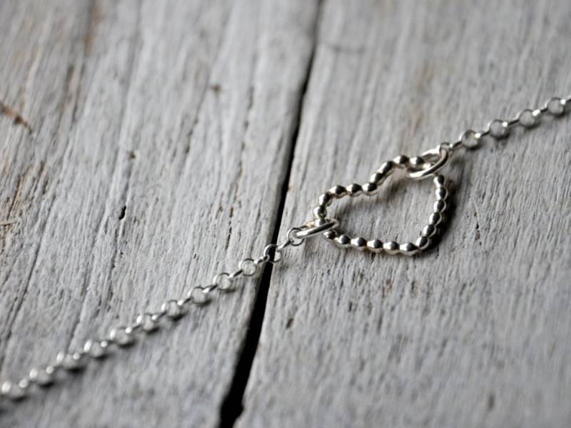 Heart Bracelet Sterling Silver, Beaded Heart Shape Charm & Handmade Clasp von Kosmika