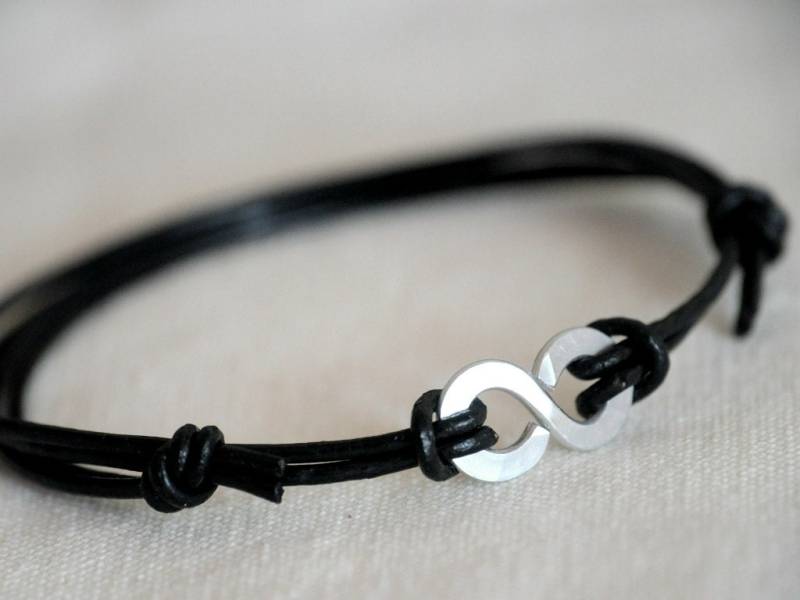 Infinity Bracelet - Black Leather & Aluminium Men Unisex Bracelet Made To Order von Kosmika