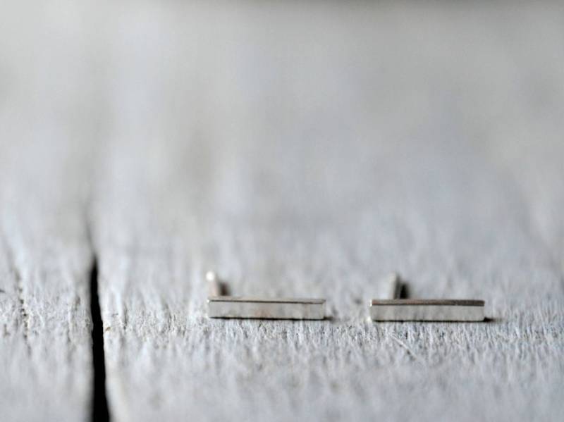 Minimal Small Earrings, Sterling Silver Post Earrings von Kosmika