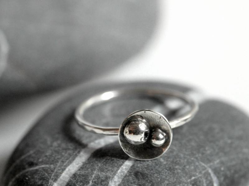 Sterling Silver Stacking Ring, Asymmetric Bubbles - Made To Order von Kosmika