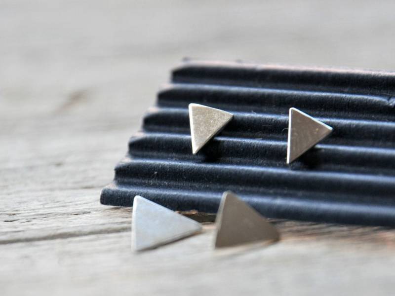 Triangle & Arrow Earrings, Sterling Silver Ear Jacket Post Earrings von Kosmika