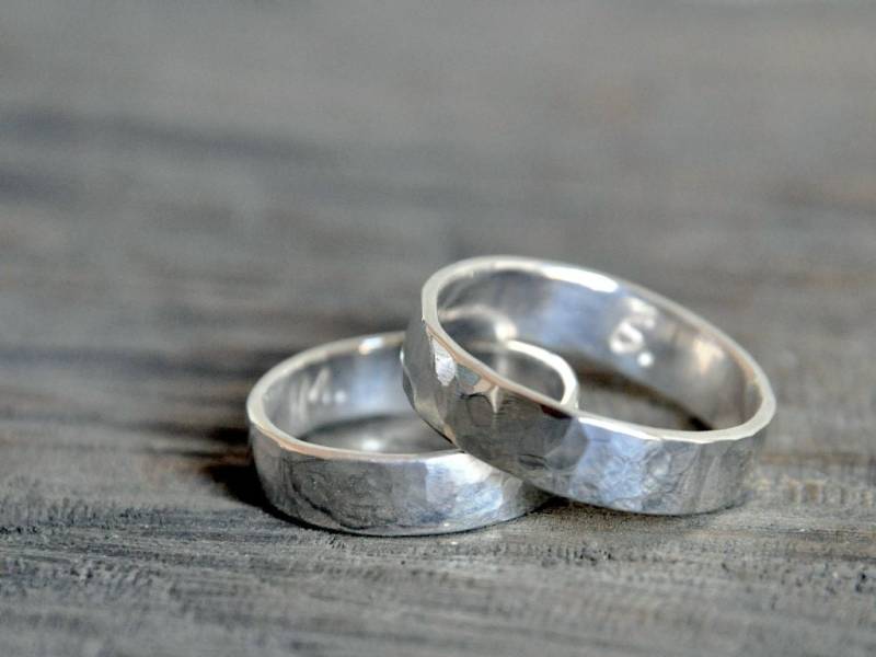 Two Silver Wedding Rings - Custom Stamping On The Inside von Kosmika