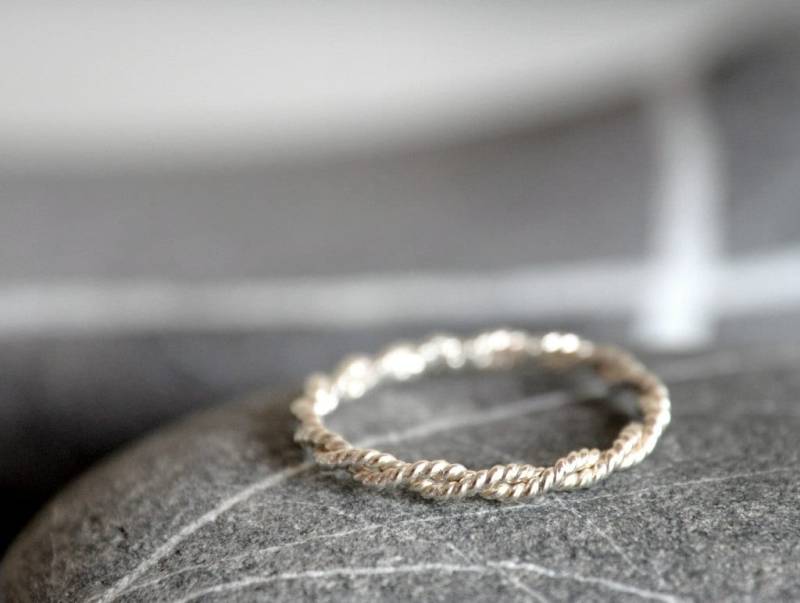 Verdreht Und Geflochtene Sterling Silberring. - Stapelbar Auf Bestellung von Kosmika