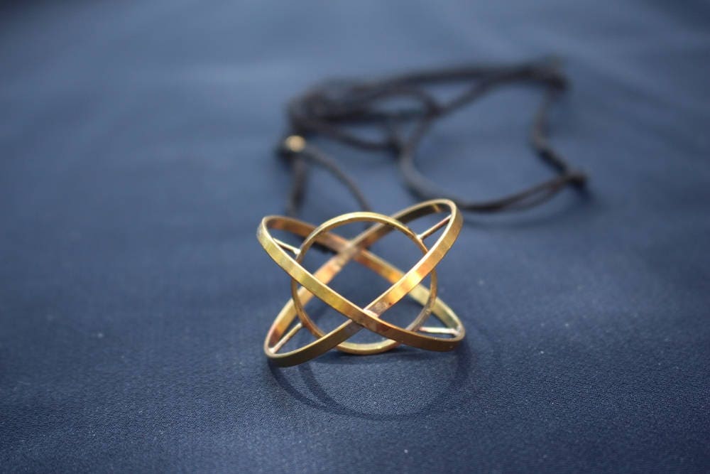 Long Planet Halskette Long Planet Halskette von KosmosByMarina