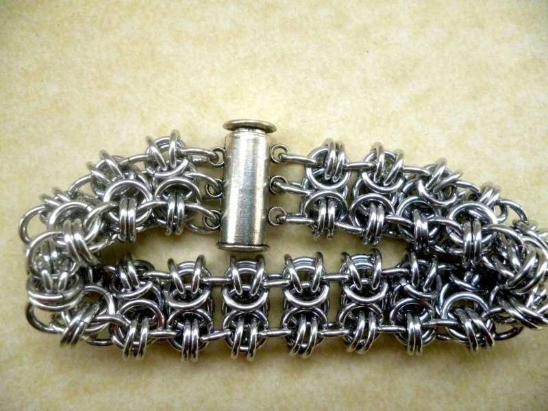 Chainmaille Aluminium-Armband Byzee Beez Zu Schmetterlinge Weave Chainmaille Aluminium-Armband Byzee Beez Zu Schmetterlinge Weave von Kostadinka