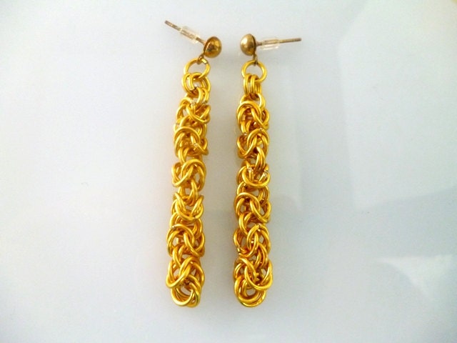Lange Gold Chainmaille Ohrringe Handgemachte Aluminium Ohrringe Lange Gold Chainmaille Ohrringe Handgemachte Aluminium Ohrringe von Kostadinka