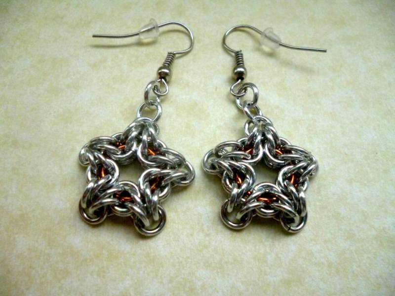 star Chainmaille Ohrringe Aluminium & Bronze Ohrringe star Chainmaille Ohrringe Aluminium & Bronze Ohrringe von Kostadinka