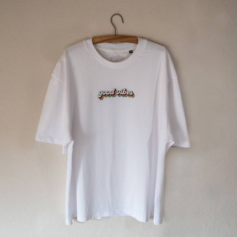 Good Vibes Logo Unisex T-Shirt von KostinClothing