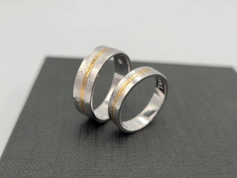 Zweifarbiges 14K Gold Und Sterling Silber Ehering Set, Rustikale Passende Bands von KostisDesigns