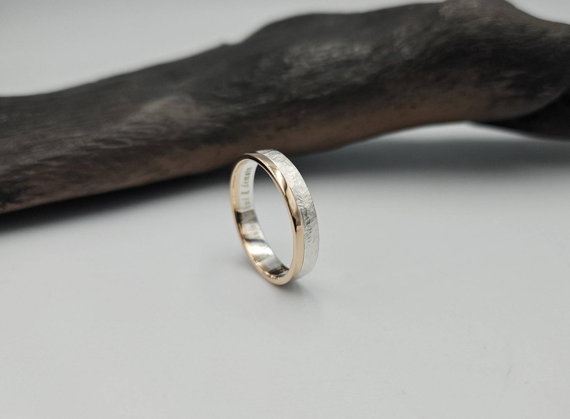 Zweifarbiger 14K Herrenring, Weißgold Und Roségold-Frauenring, Gehämmerter Massivgoldband, Gemischtes Metall, Rustikaler Ehering Für Damen Herren Zweifarbiger 14K Herrenring, Weißgold Und Roségold-Frauenring, Gehämmerter Massivgoldband, Gemischtes Metall, Rustikaler Ehering Für Damen Herren von KostisDesigns