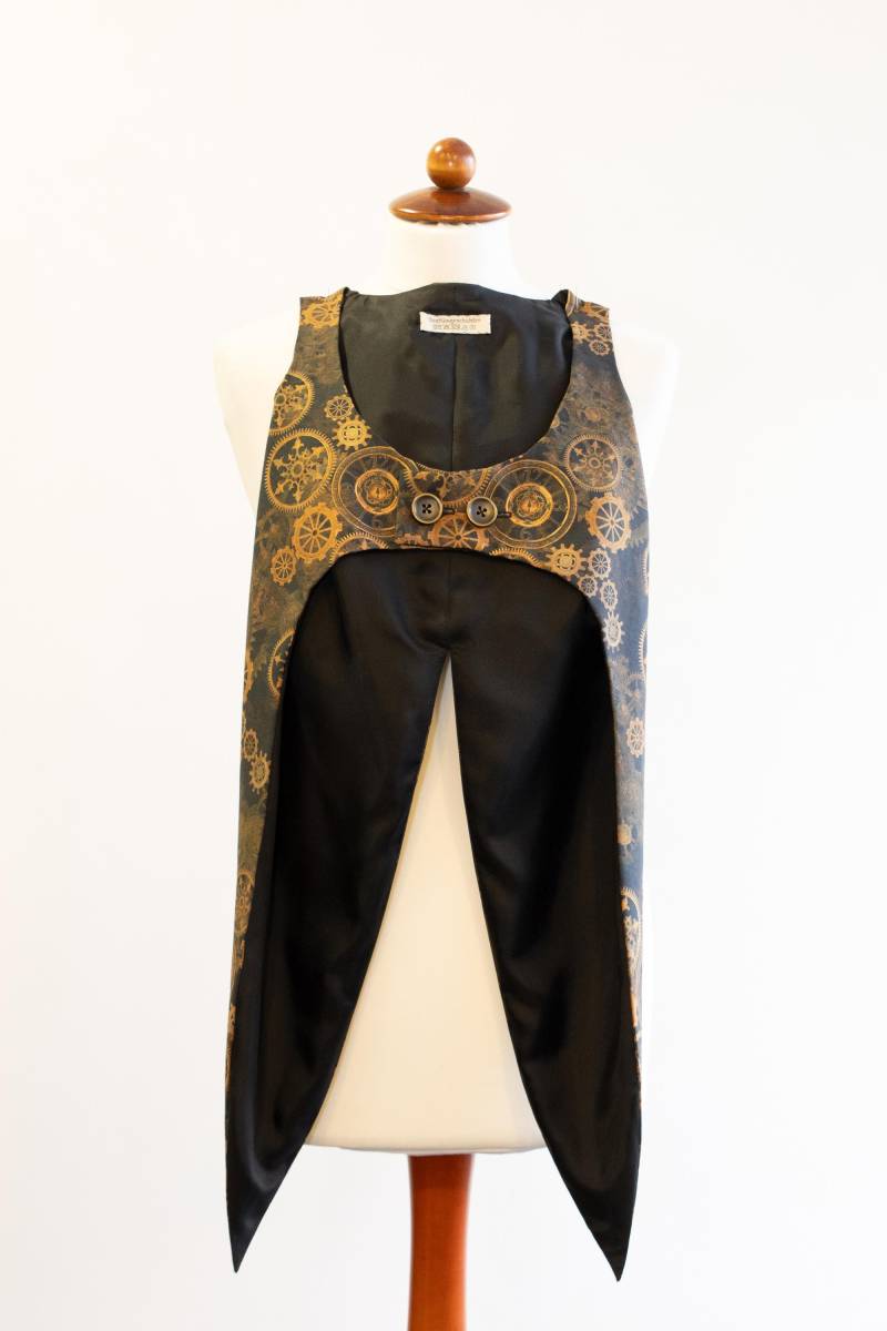 Kinderfrack Steampunk Weste Schwarz Braun Mit Zahnrad Druck Kinderweste Größe 116 Frack Für Kinder von Kostuemgeschichten