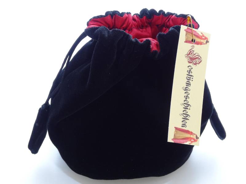 Schwarzer Samtbeutel Mit Weinrotem Futter Würfelbeutel Murmelbeutel Rollenspiel Larp Mittelalter Samt Schwarzer Samtbeutel Mit Weinrotem Futter Würfelbeutel Murmelbeutel Rollenspiel Larp Mittelalter Samt von Kostuemgeschichten