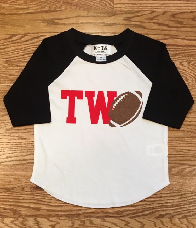 Fußball Erster Geburtstag Raglan-Shirt Name & Nummer Individuell Fußball Erster Geburtstag Raglan-Shirt Name & Nummer Individuell von KotaCouture
