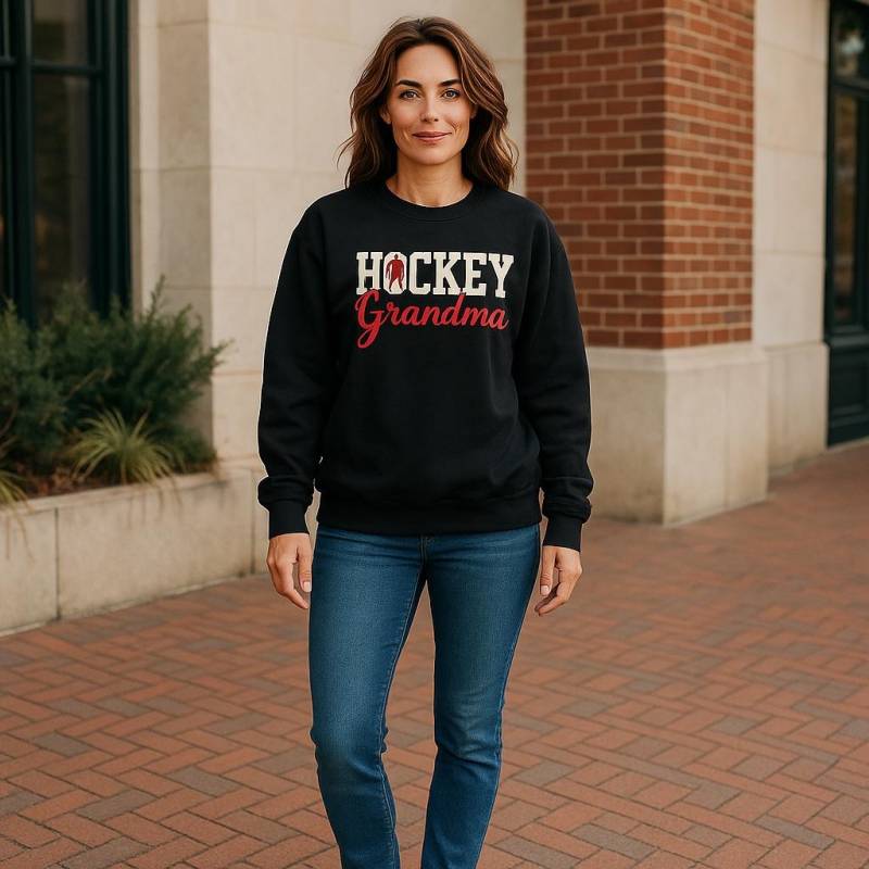 Personalisiertes Hockey Oma-Sweatshirt Passen Sie Die Teamfarben, Den Namen Und Nummer An Personalisiertes Hockey Oma-Sweatshirt Passen Sie Die Teamfarben, Den Namen Und Nummer An von KotaCouture