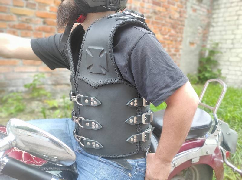 Motorrad-Lederweste, Bikerweste, Fahrradweste, Geschenkleder Männer, Lederjacke, Motorrad-Rüstung, Handgefertigte Weste, Chopperweste, Brauch von KotoVatrix