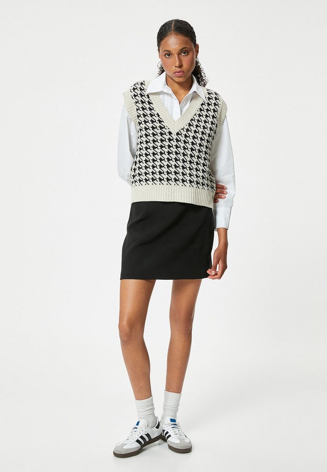 Koton Kurzarmpullover V-Kragen Mit Jacquard von Koton