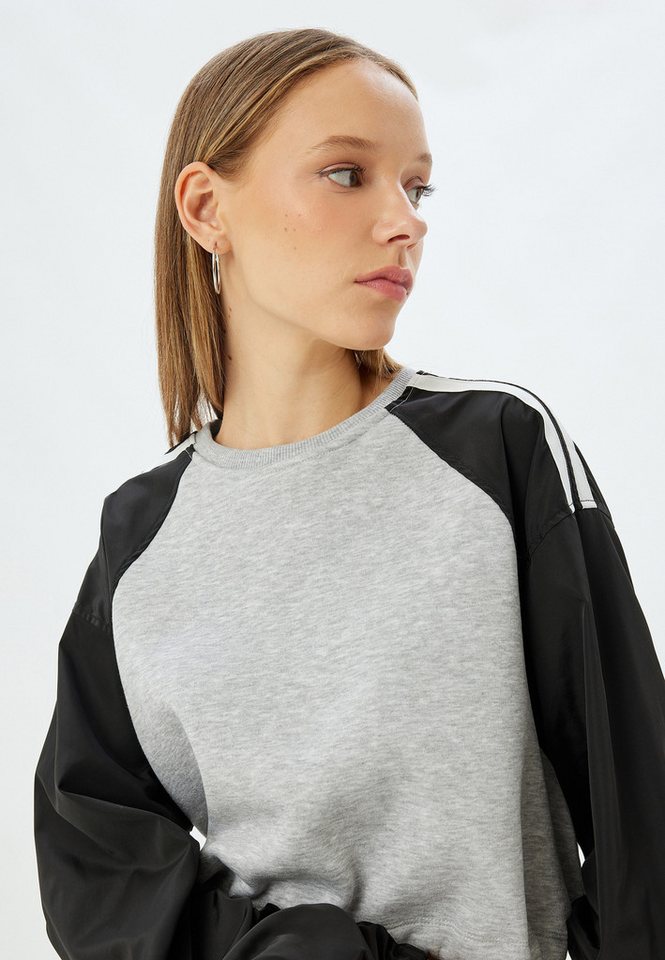 Koton Sweatshirt Rundhalsausschnitt Einsatz Von Zwei Verschiedenen Stoffen von Koton