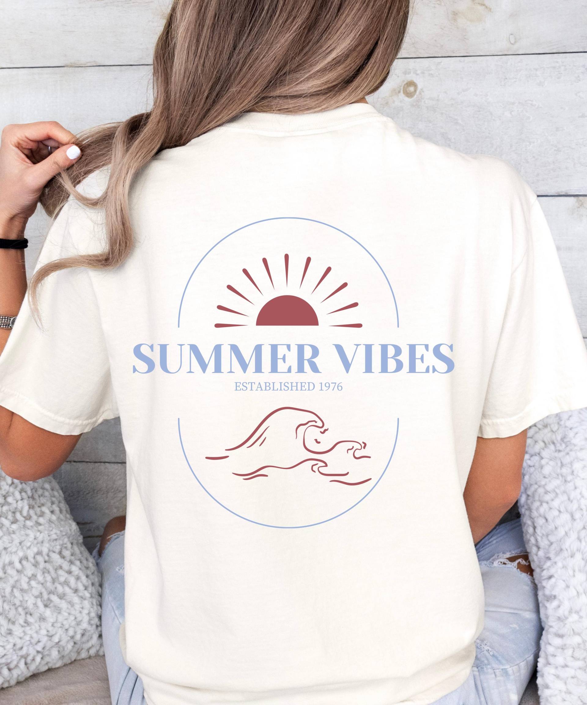 Urlaub Shirt | Sommer Reise-T-Shirts T-Shirts Urlaubs Vibes Unter Dem Palmen Reisen Mit Stil Urlaub Shirt | Sommer Reise-T-Shirts T-Shirts Urlaubs Vibes Unter Dem Palmen Reisen Mit Stil von KozeGraphics