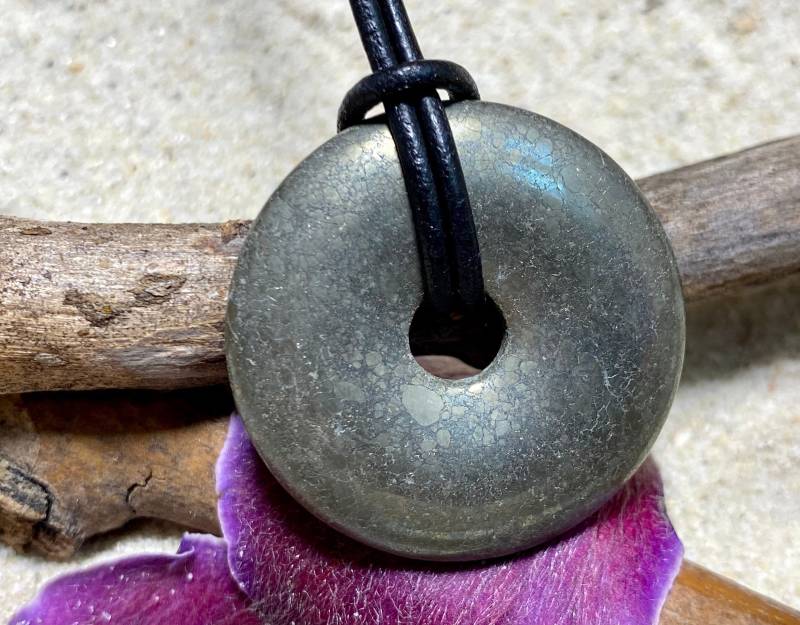 Echter Pyrit Donut | Pi-Scheibe Spiritualität Meditation Chakra von Kraftkristall