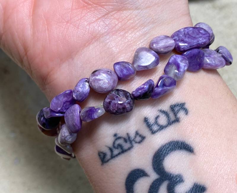 Echtes Charoit Armband | Nugget Spiritualität Drittes Auge Chakra Meditation von Kraftkristall