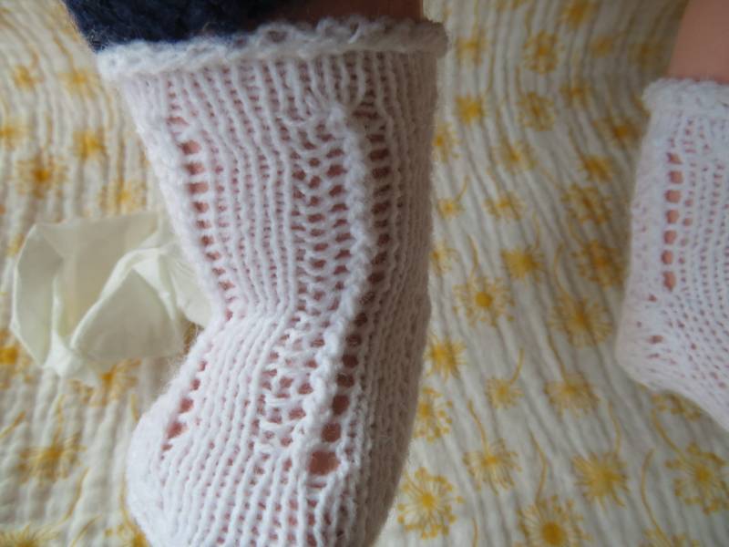 Söckchen Spitzensöckchen Lace Babysöckchen Handgestrickt Weiß Strümpfe Gr. 12/13 Fußlänge 6 cm Frühchen Auch Für Puppen Von Kramboden von Kramboden