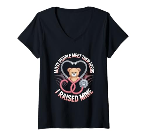 Damen Pflege Mama Stolz Most People Meet Their Heros I Raised Mine T-Shirt mit V-Ausschnitt Damen Pflege Mama Stolz Most People Meet Their Heros I Raised Mine T-Shirt mit V-Ausschnitt von Krankenhaus Herz Stethoskop Teddy Mama Elternstolz