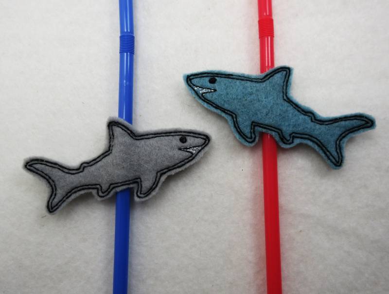 Hai Stroh Buddies, Patch Oder Stift, Schlüsselanhänger Und Reißverschluss Zieht, Geldbörse Rucksack Charms von Krazy4Krafts